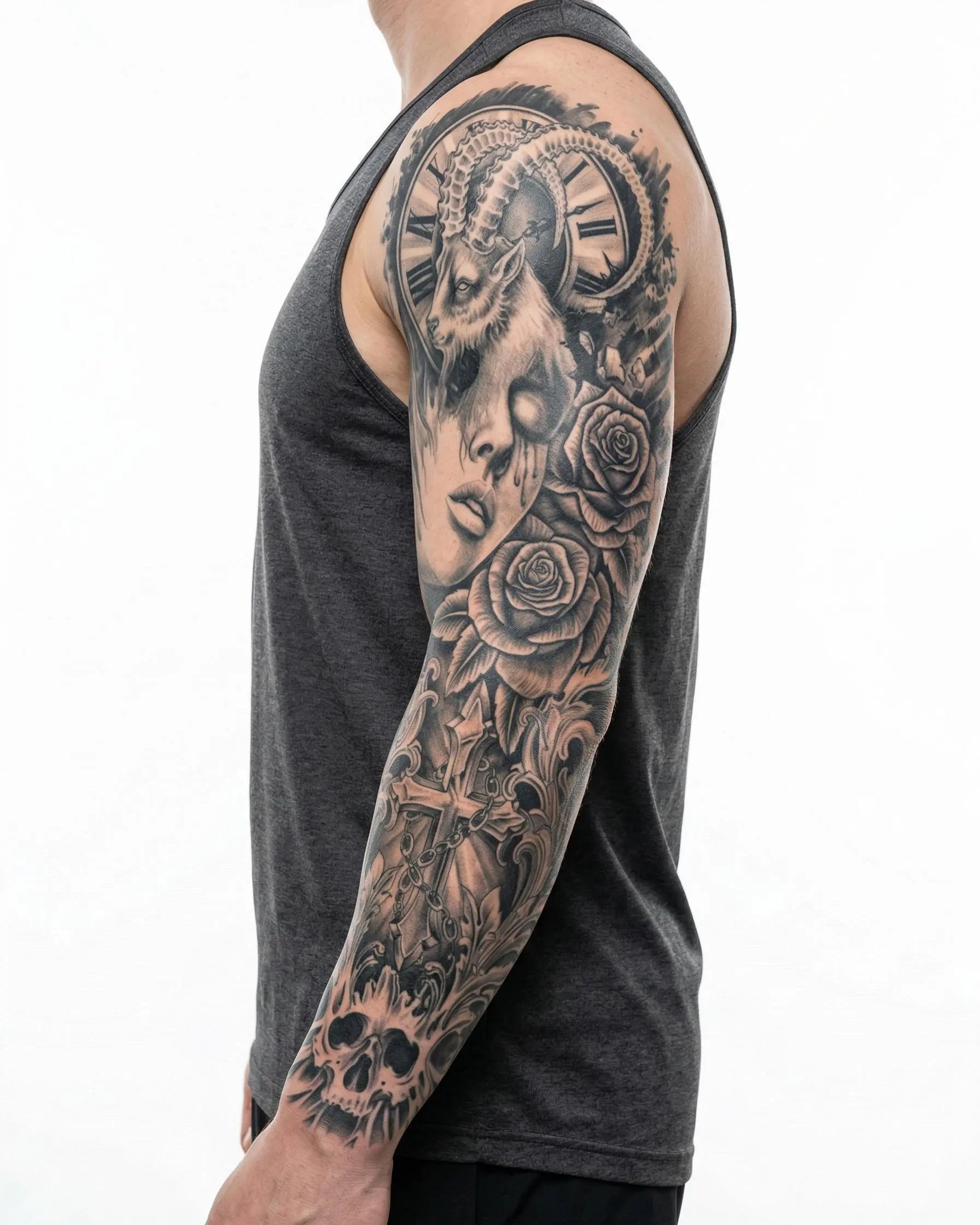 Tatuaggio semi-permanente INKON Ram Woman & Gothic Cross applicato su un uomo – design 8 x 20 in (20x50cm), aspetto realistico dell'inchiostro, dura 10 giorni
