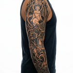 Tatuaggio semi-permanente INKON Angel & Cherub applicato su un uomo – design 8 x 20 in (20x50cm), aspetto realistico dell'inchiostro, dura 10 giorni