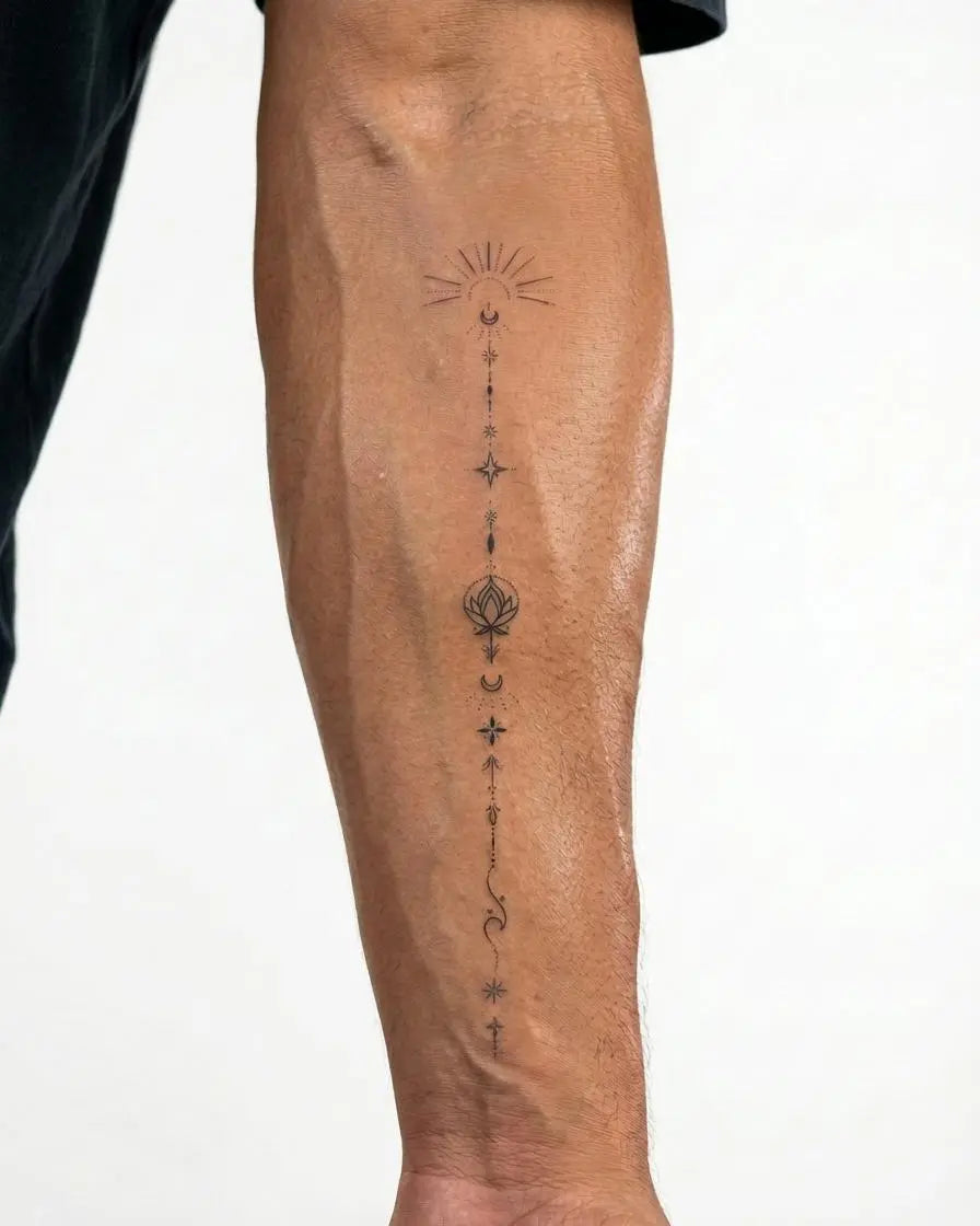 Tatuaggio semi-permanente INKON Totem di Loto Celeste applicato su un uomo – design 4 x 7 in (10x17cm), aspetto realistico dell'inchiostro, dura 10 giorni