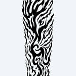Design del tatuaggio semi-permanente Tribal Flame Sleeve di INKON – illustrazione intensa a fiamma tribale con motivi simili al fuoco, 8 x 20 in (20x50cm), disponibile su inkon.co