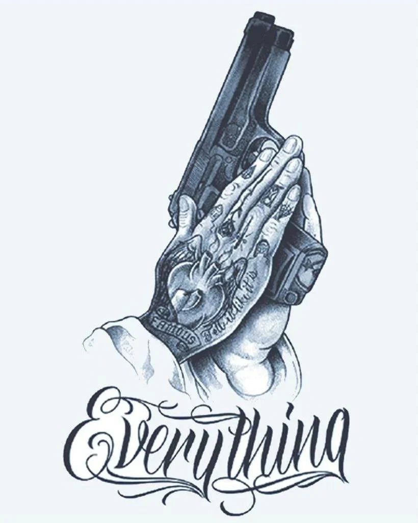 Design del tatuaggio semi-permanente Mani in Preghiera e Pistola di INKON – illustrazione tatuate, preghiera, mani, impugnano, pistola, 4 x 7 in (10x17cm), disponibile su inkon.co