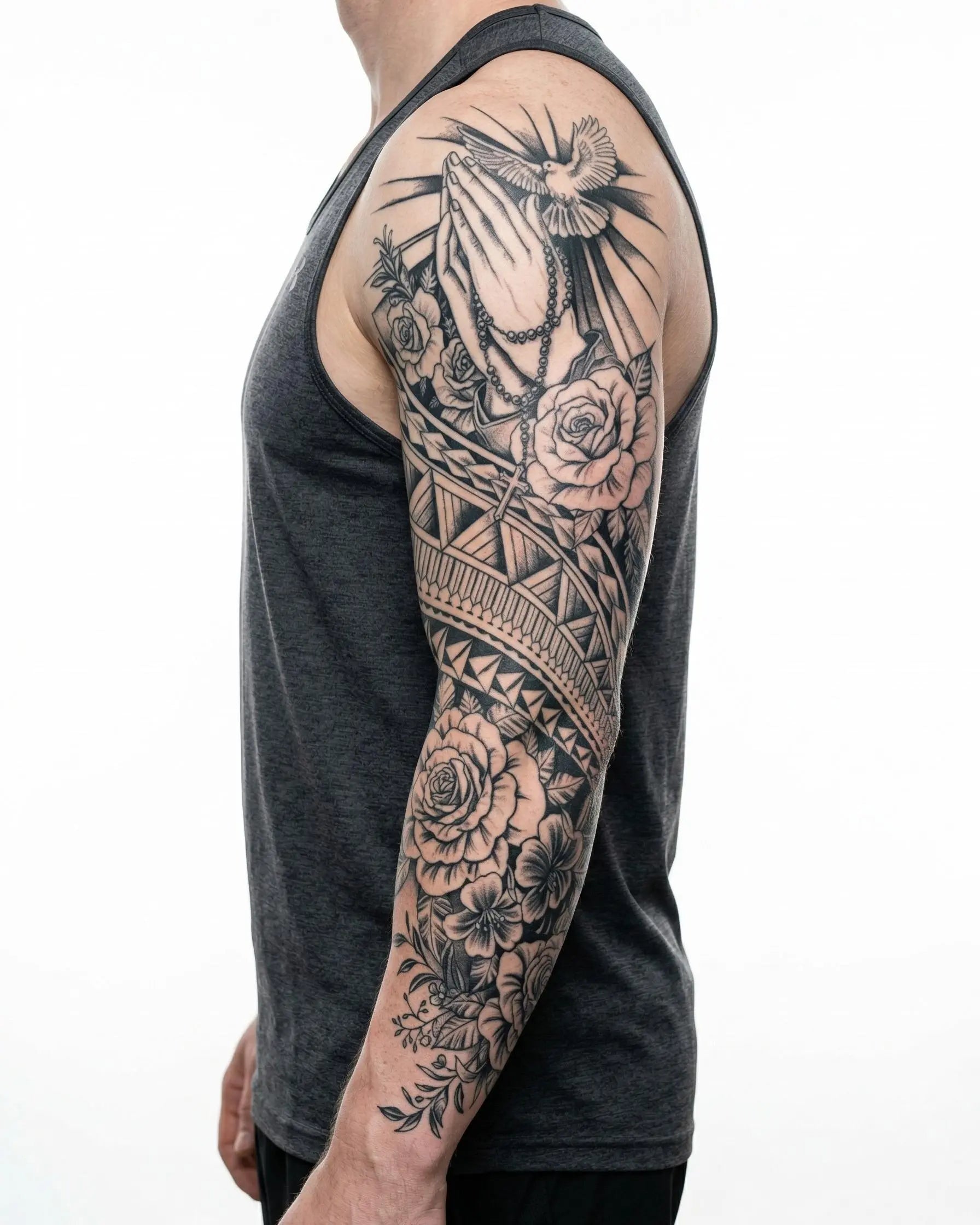 Tatuaggio semi-permanente INKON Praying Hands, Dove & Tribal Roses applicato su un uomo – design 8 x 20 in (20x50cm), aspetto realistico dell'inchiostro, dura 10 giorni